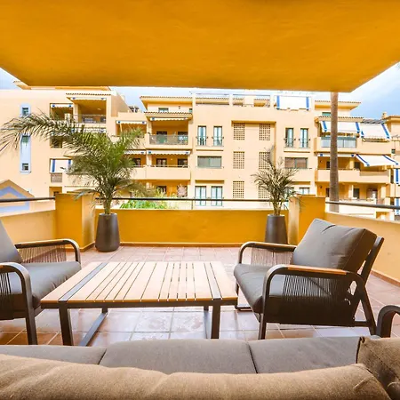 Modern 3-bedroom Haven In Almendros San Pedro Apartment *